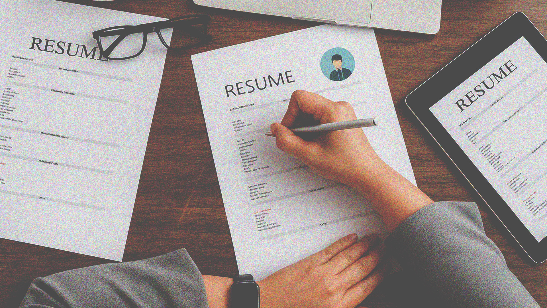 How to Create an ATS Friendly Resume That Gets You Hired in 2025