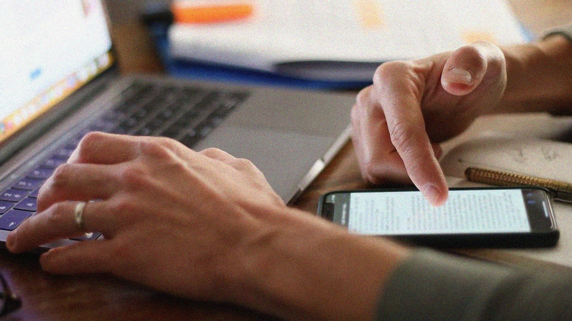 Job Hunting While Employed: How to Find a New Job Discreetly in 2025