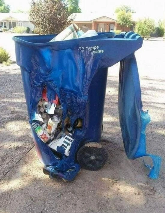 Fiberglass vs. Plastic Trash Bins: In-Depth Comparison – The Top Choice for Kitchen Waste with High Temperature Resistance & Durability!