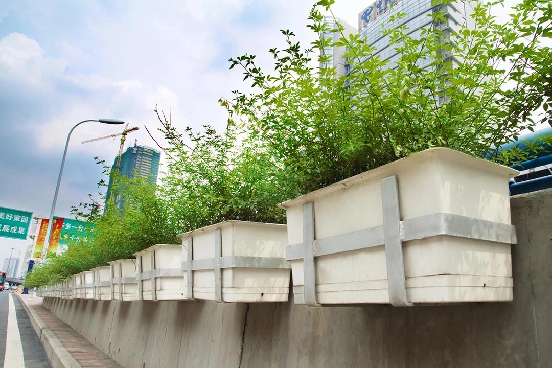 weather resistant planters.webp