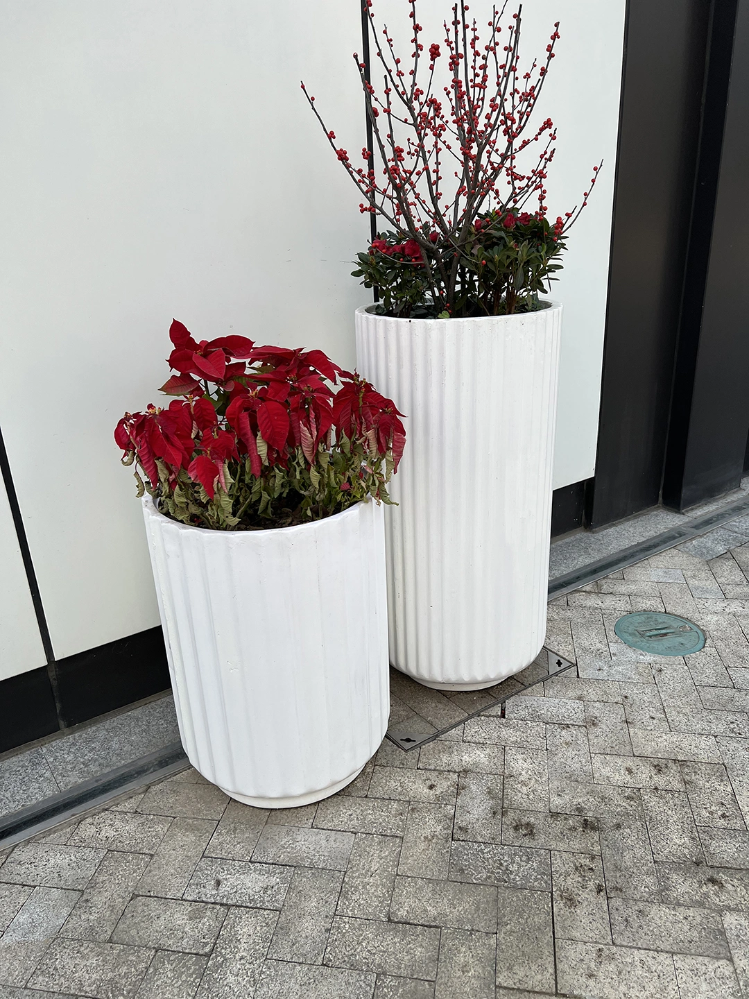 Why Fiberglass Planters Are Ideal for Rooftop Gardens & Urban Landscaping