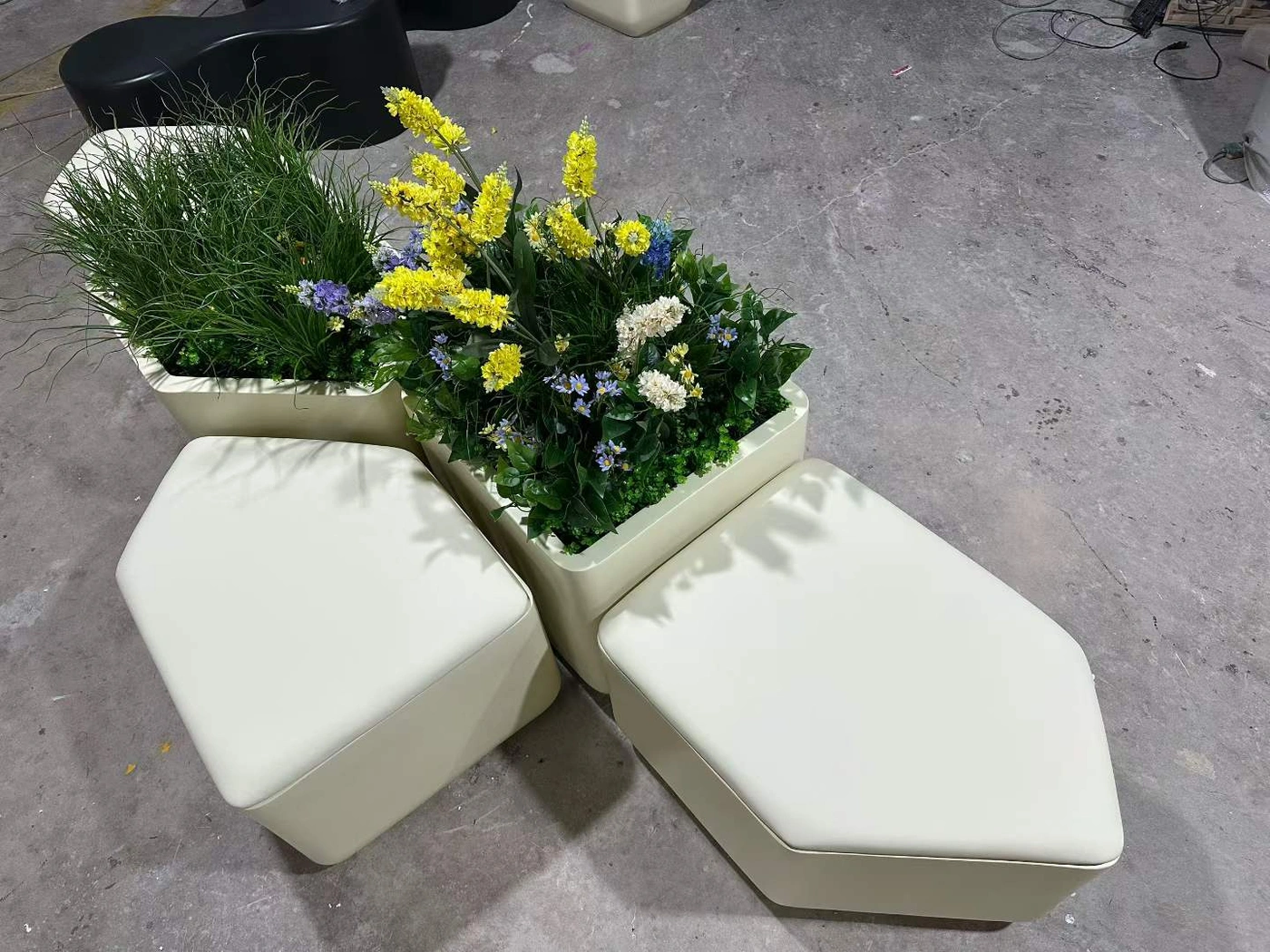Modular Fiberglass Planter Bench Systems: Flexible Layouts for Commercial Outdoor Spaces