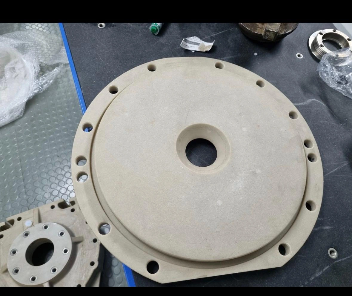 FRP stuffing box and seal-area housing for chemical pump
